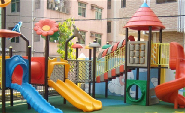 What Are the Benefits for Kids to Play a Slide in the Kindergarten?